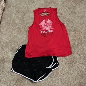 Peloton Queen top size S with shorts